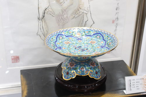 北京工美集團(tuán)工藝品廠席聞大師歷年獲獎(jiǎng)作品巡展首展在京舉行