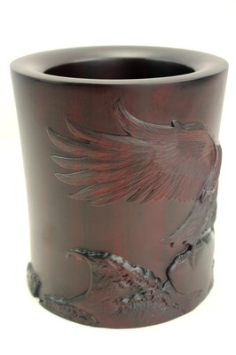 精品雕刻雄鷹筆筒 廠家直銷，商務辦公首選